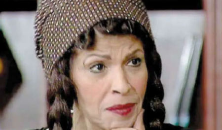 شائعات جديدة تستهدف عائشة الكيلاني